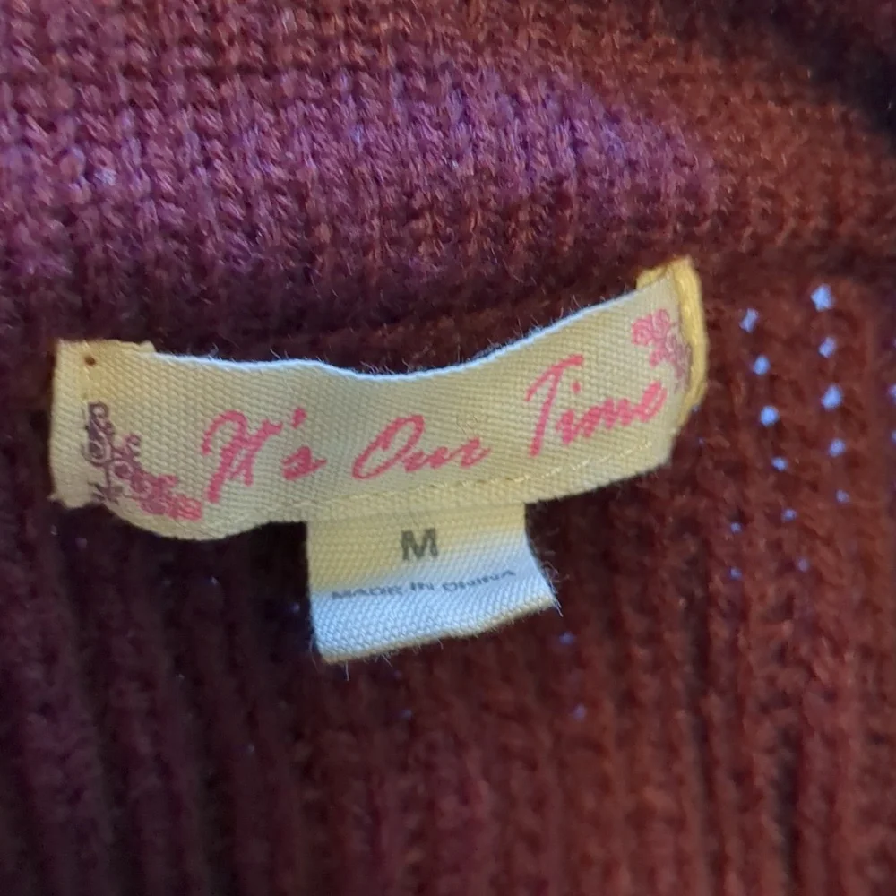 It's Our Time Burgundy Sweater Size M - Picture 3 of 4